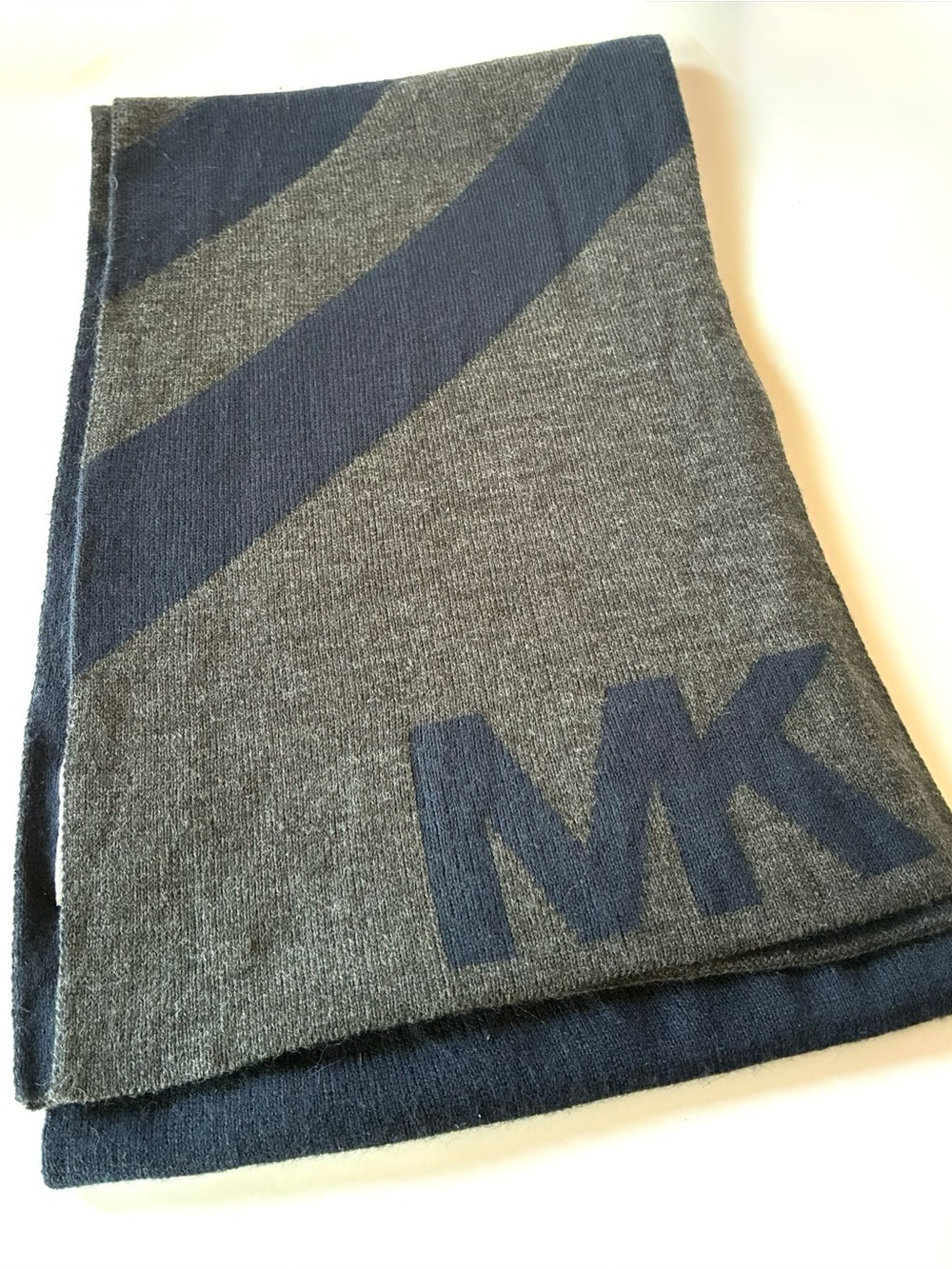 MICHAEL Michael Kors Gray and Navy MK Logo Knit Scarf